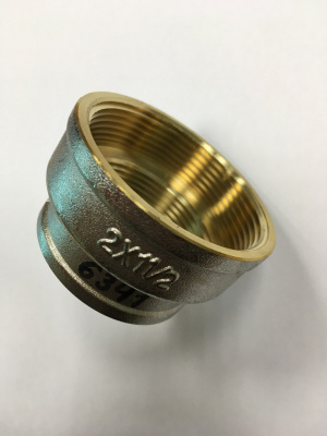 Муфта переходная 1½" x 2", латунная