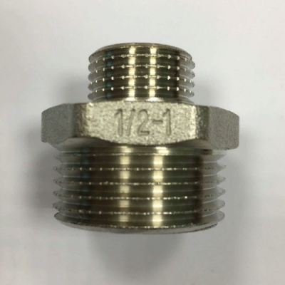 Ниппель переходник 1/2" х 1", латунный